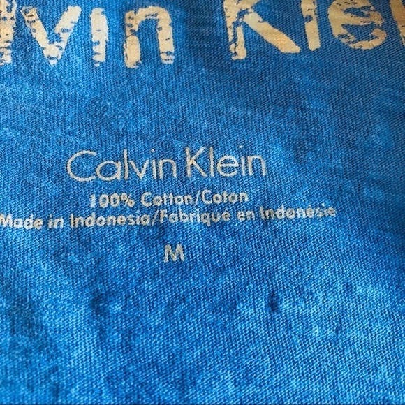 Calvin Klein Tee Shirt Cobalt Blue Logo Short Sleeve Men's size Medium - Picture 7 of 9